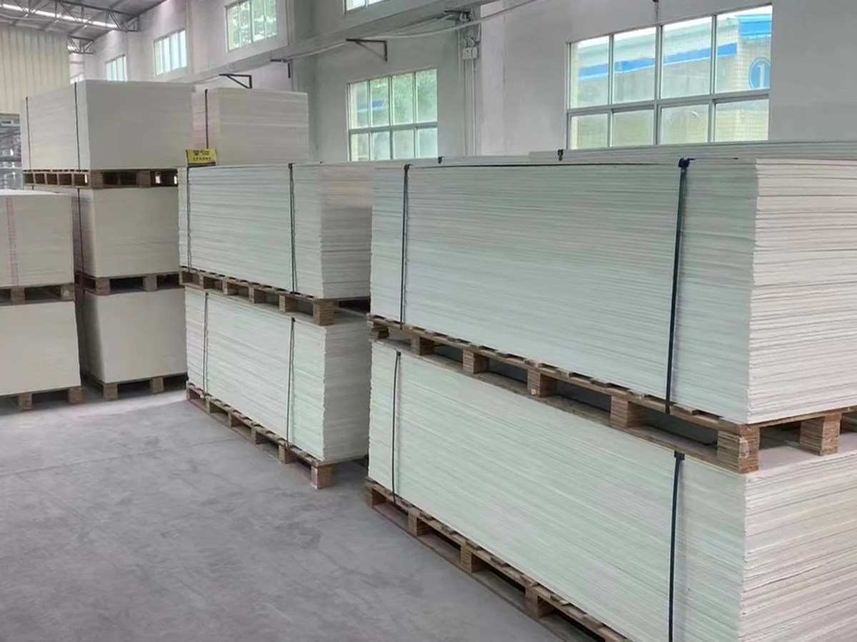 Tấm đá nhân tạo và các mẫu bề mặt hoàn thiện