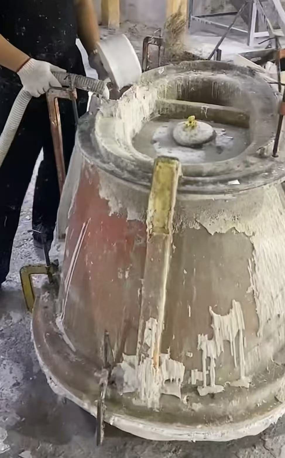 Hình ảnh ứng dụng hoặc quy trình cho Dòng nhựa cho đá nhân tạo của SIHE